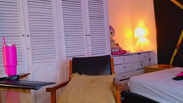 Adel_Nesbiit's Live XXX Chat