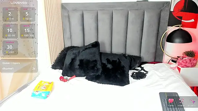 MiaGinger_ live XXX chat