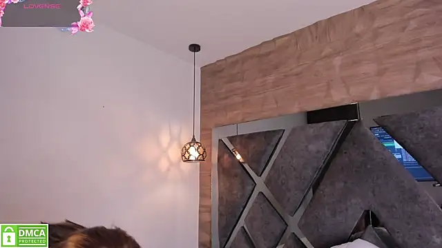 Онлайн чат XXX Rose__Evans__