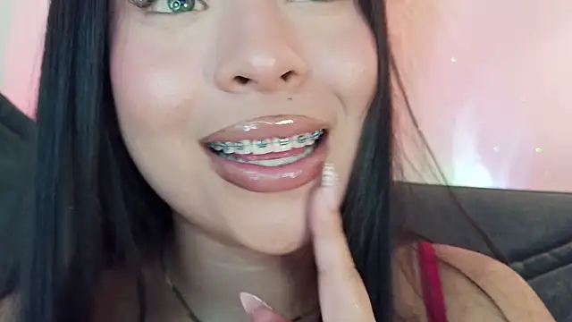 Chat XXX en directo de mia_roux1
