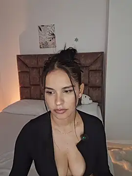 heyshaa's Live XXX Chat