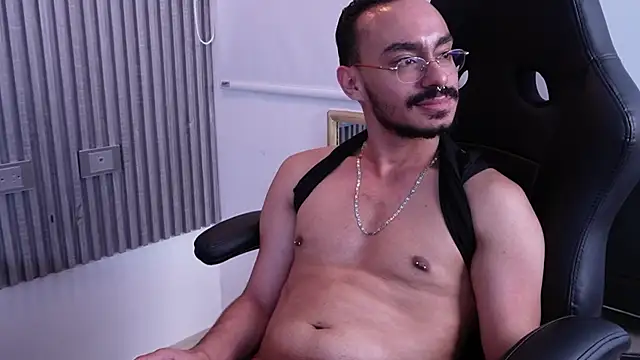 Chat +18 de thomas_montiel ao vivo