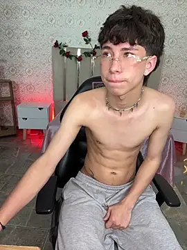 צ'אט XXX בשידור חי של kaelwolf_tay