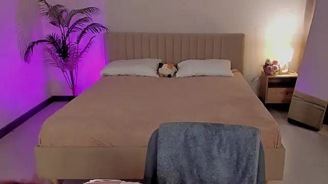 Meow-Rinni live XXX chat