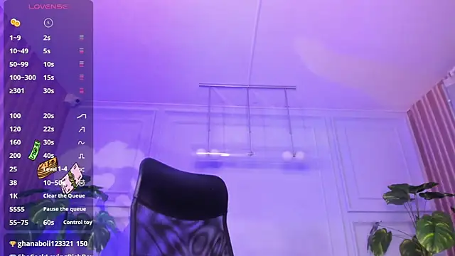 צ'אט XXX בשידור חי של keytinthomson_
