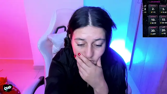 Saskyaa's Live XXX Chat