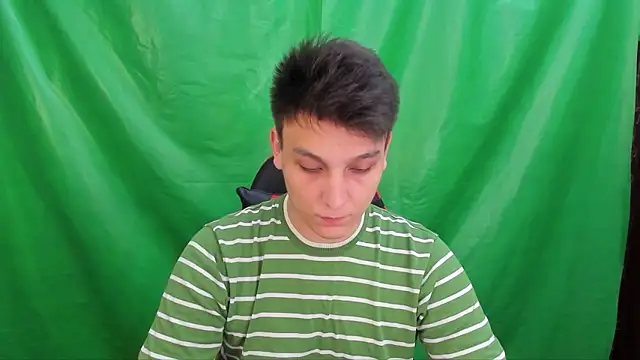 Chat XXX en directo de Justin_time111