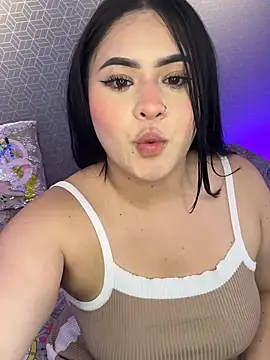 Bloomie_1's Live XXX Chat