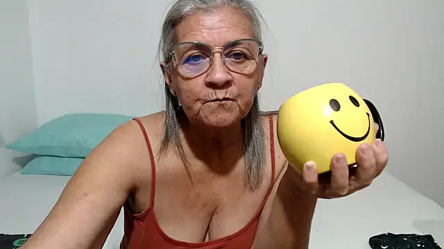 Онлайн чат XXX candy_mature_
