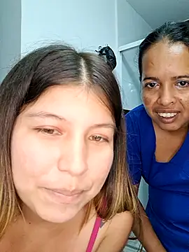 Chat +18 de royalgirls_x ao vivo