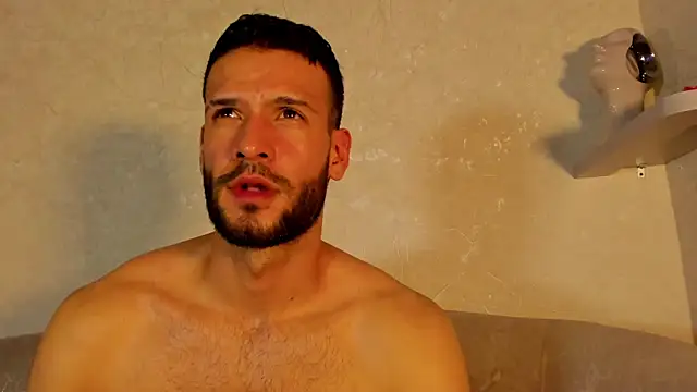 Chat +18 de Jacob_Benelli ao vivo