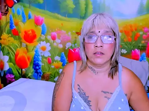 צ'אט XXX בשידור חי של indianroxy