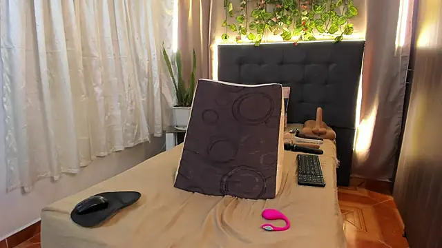 Delilah_85 Chat XXX in diretta