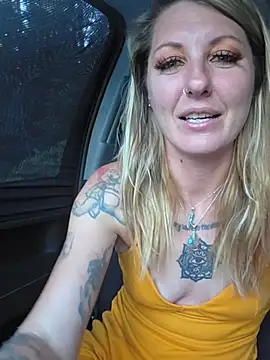 SheIsSomething Chat XXX live