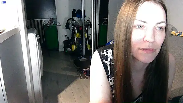 AnnaDiamond1 Adlı Modelin Canlı XXX Sohbeti