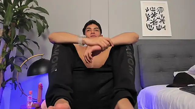 Tylerffoxx 现场XXX聊天