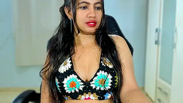 צ'אט XXX בשידור חי של FannyXhot