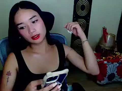 ShinningEthene Chat XXX live