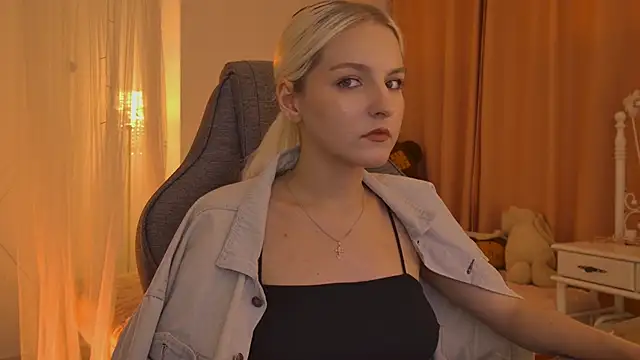 ViolaMore Adlı Modelin Canlı XXX Sohbeti