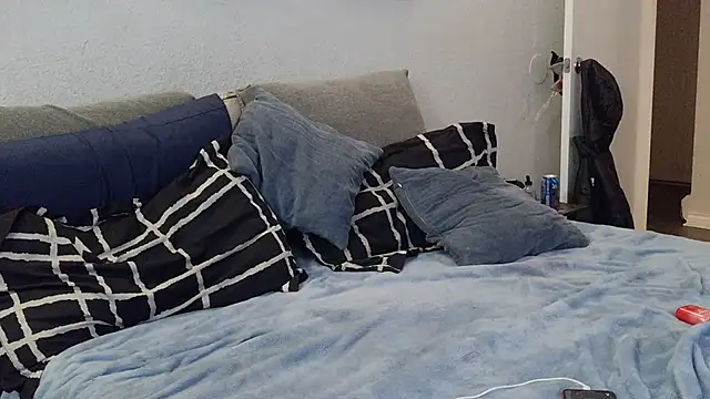pyrowuff Chat XXX live