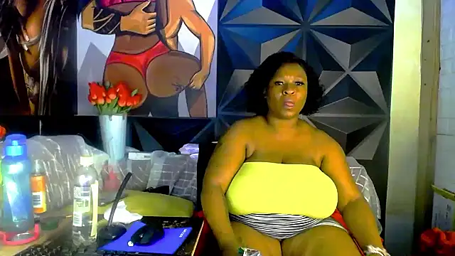 Ebonyfancyface élő XXX-chatje