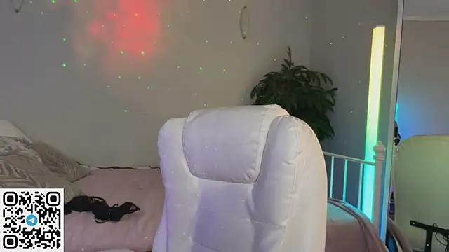 _Vikky_Moon_のライブXXXチャット