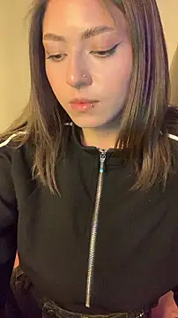 PrettyAmberのライブXXXチャット