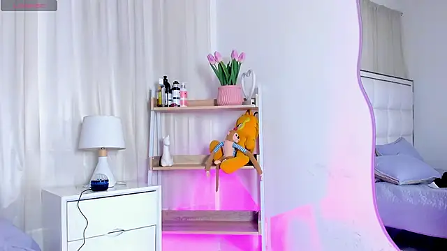 Emilybta's Live XXX Chat