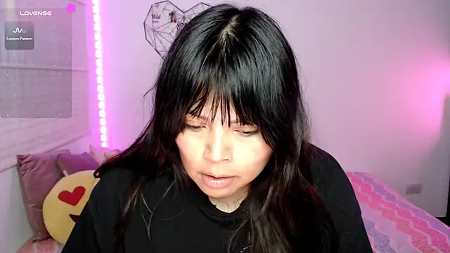 Živý XXX chat EllieMoonX