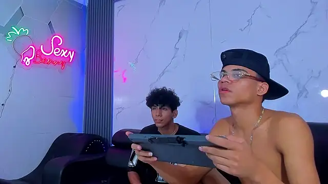 Chat XXX en directo de Kleyn_black