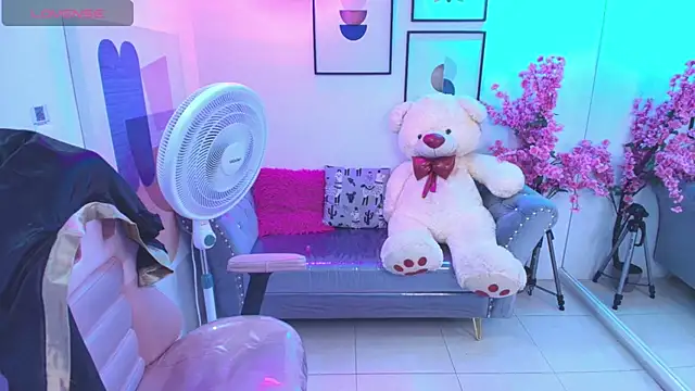 Shady_bug's Live XXX Chat