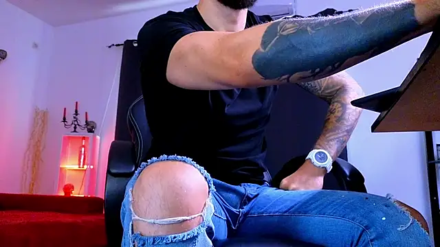 Онлайн чат XXX MightyAaron66
