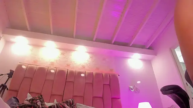 aishathornee's Live XXX Chat