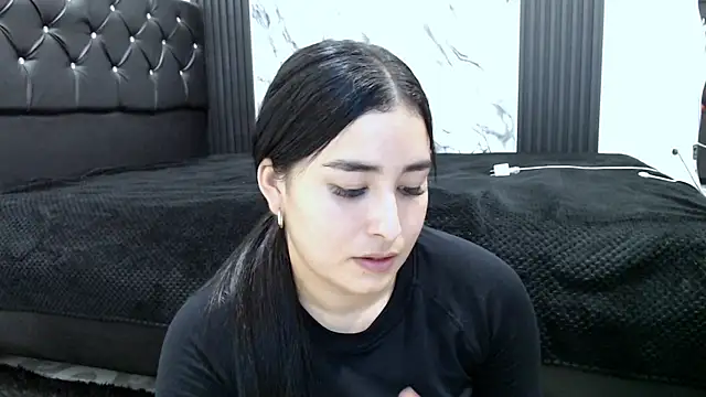 MiaReinig09's Live XXX Chat