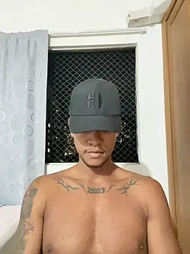 Apolo03_ Live XXX Chat
