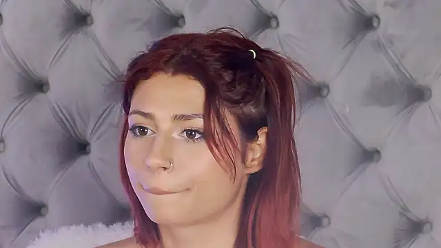 LunaHart's Live XXX Chat