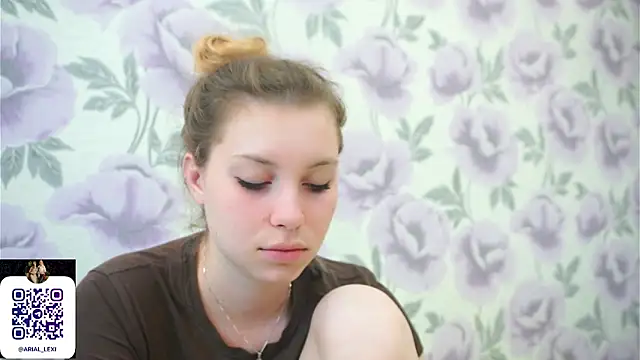 Sairallyn élő XXX-chatje