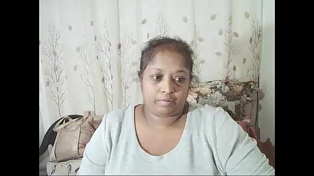 Chat XXX ao vivo de Indiantasha