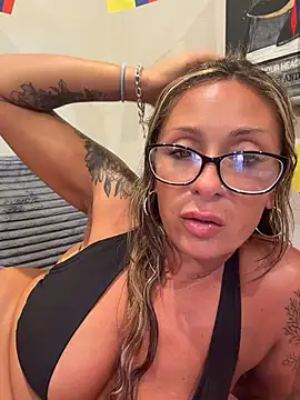 bossyroxy84 – Naživo XXX chat