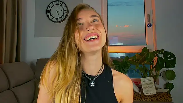 SugarSkyen Live XXX chat