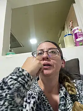 צ'אט XXX בשידור חי של miss_hanna07