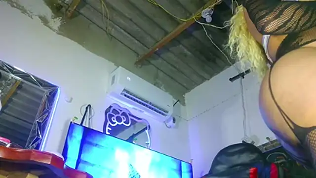 candy_aass' Live XXX Chat