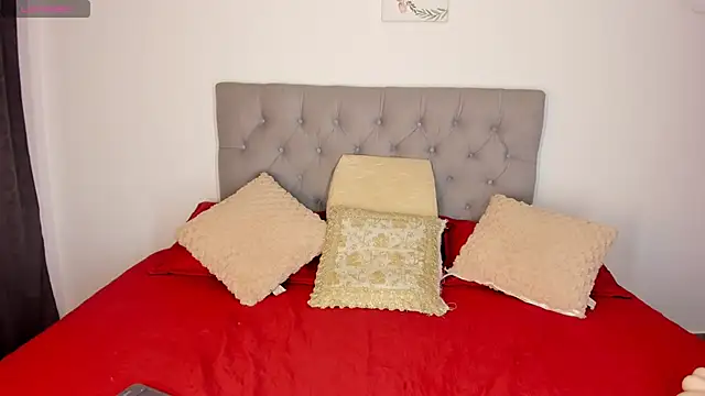 Chat +18 de Nicol_Swift_ ao vivo