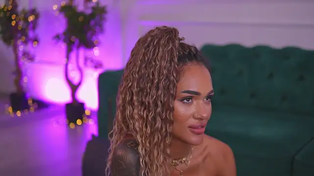 ExoticTala Adlı Modelin Canlı XXX Sohbeti