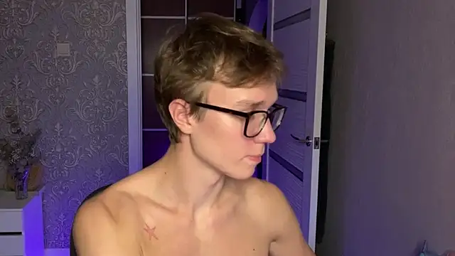 yyyyesssbb – Naživo XXX chat