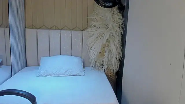 Chat +18 de NicolRoss_ ao vivo