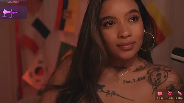 HannahW_'s Webcam Show