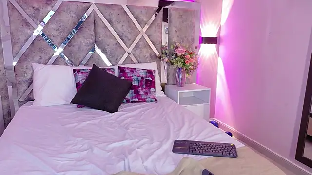 LolaGray__ Adlı Modelin Canlı XXX Sohbeti