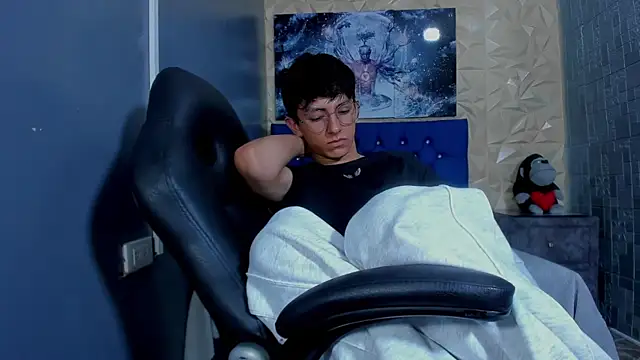 XXX chat uživo modela ElanGiraldo
