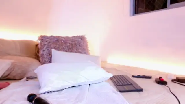 Chat XXX en directo de KimberlyWalton